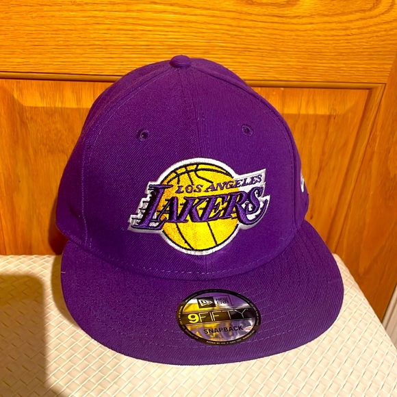 Lakers Snapback Cap - Picture 2 of 6